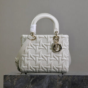 Lady   handbag White Embossed Quilted Pattern