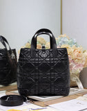 Medium-sized Toujours Vertical Handbag Waxed Black
