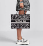 Medium Book Tote Black and White Plan de Paris