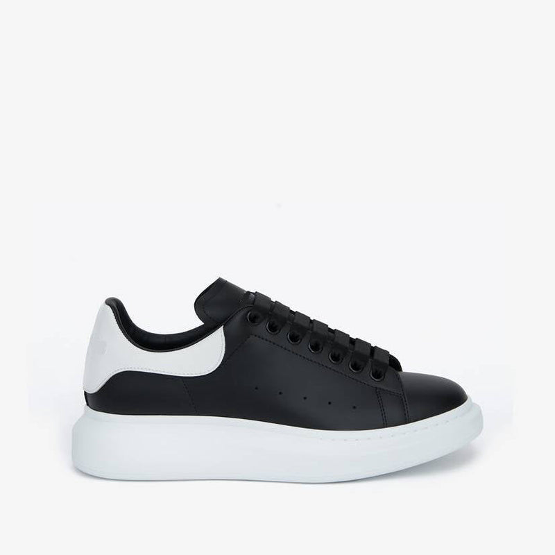 Men's Oversized Sneaker in Black/white