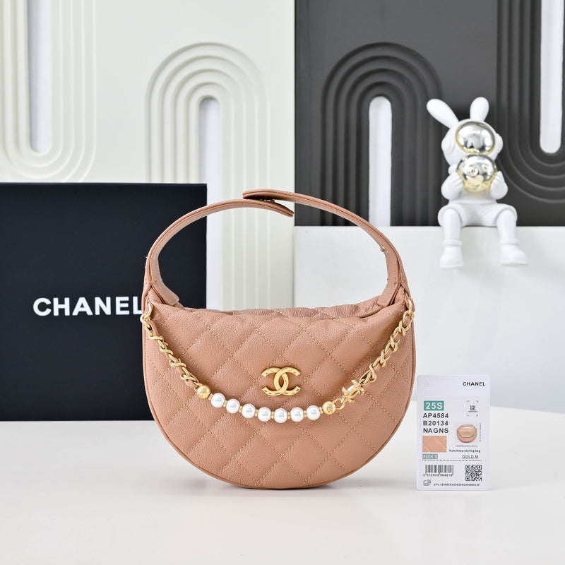 CC Quilted Circle Pouch Bag Nude AP4584