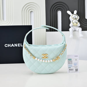 CC Quilted Circle Pouch Bag Light Blue AP4584