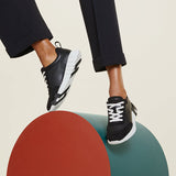 Bouncing sneaker black