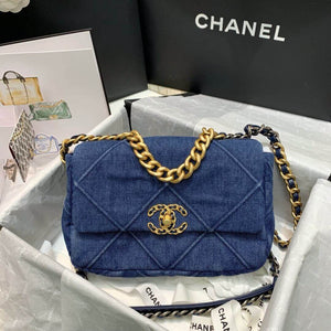 CC 19 Small Flap Bag AS1160 Denim