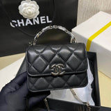 Enamel Handle Clutch with Chain in Grained Calfskin AP2758