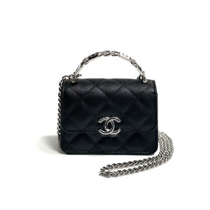 CC Enamel Handle Clutch with Chain in Grained Calfskin AP2758