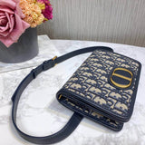 30 Montaigne 2-In-1 Pouch S2086