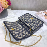 30 Montaigne 2-In-1 Pouch S2086