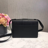 30 Montaigne Bag Grained Calfskin M9203