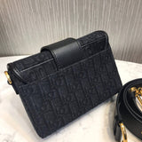 30 Montaigne Box Bag Oblique Jacquard M9204