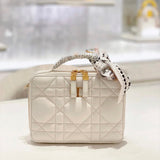 Caro Box Bag With Chain Latte Quilted Macrocannage Calfskin S5140