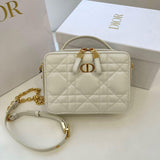 Caro Box Bag With Chain Latte Quilted Macrocannage Calfskin S5140
