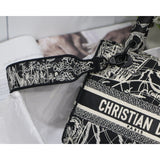 Medium Lady D-Lite Bag Black and White Around the World Embroidery M0565