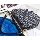 Oblique Saddle Bag M0446