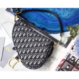 Oblique Saddle Bag M0446