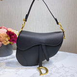 Saddle Bag in Grained Calfskin M0446