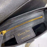 Saddle Bag in Grained Calfskin M0446