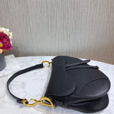 Saddle Bag in Grained Calfskin M0446