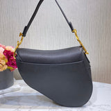 Saddle Bag in Grained Calfskin M0446