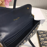 Saddle Long Wallet On Chain S5614