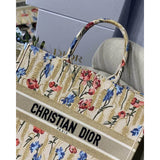 Book Tote in Hibiscus Metallic Thread Embroidery M1286