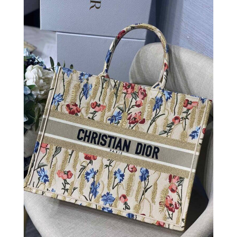 Book Tote in Hibiscus Metallic Thread Embroidery M1286