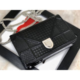 ama Wallet on Chain Pochette Bag