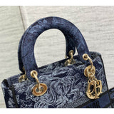 Medium Lady D-Lite Bag Denim Blue Toile de Jouy Embroidery M0565