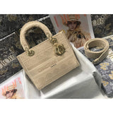 Medium Lady D-Lite Cannage Embroidery M0565