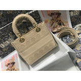 Medium Lady D-Lite Cannage Embroidery M0565