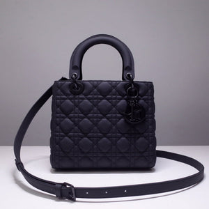   Medium Lady   Bag in Ultramatte Cannage Calfskin M0565