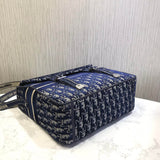 Oblique Embroidered Velvet  camp Messenger Bag M1291V