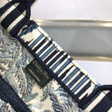 Small Book Tote in Blue Palms Embroidery M1296