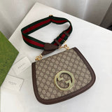 Blondie Medium Shoulder Bag With Round Interlocking G 699210