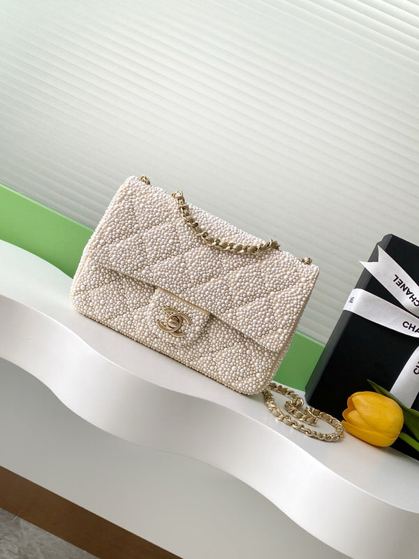 CC 25s off-white pearl cf model AS4298