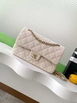 CC 25s off-white pearl cf model