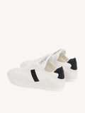Kick sneaker