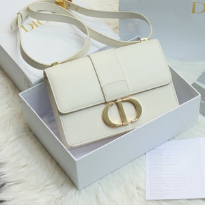   30 Montaigne Bag: White Leather, Practical Pockets, 3 Carrying Styles