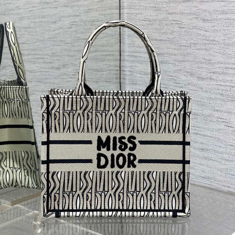 Tote Small Size: New Design, Delicate & Spacious, Retro Style