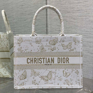   Tote: Platinum, Spacious, Artistic & Eye - catching