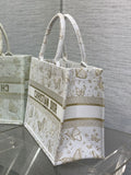 Tote Platinum, Spacious, Artistic & Eye - catching
