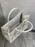 Tote Platinum, Spacious, Artistic & Eye - catching