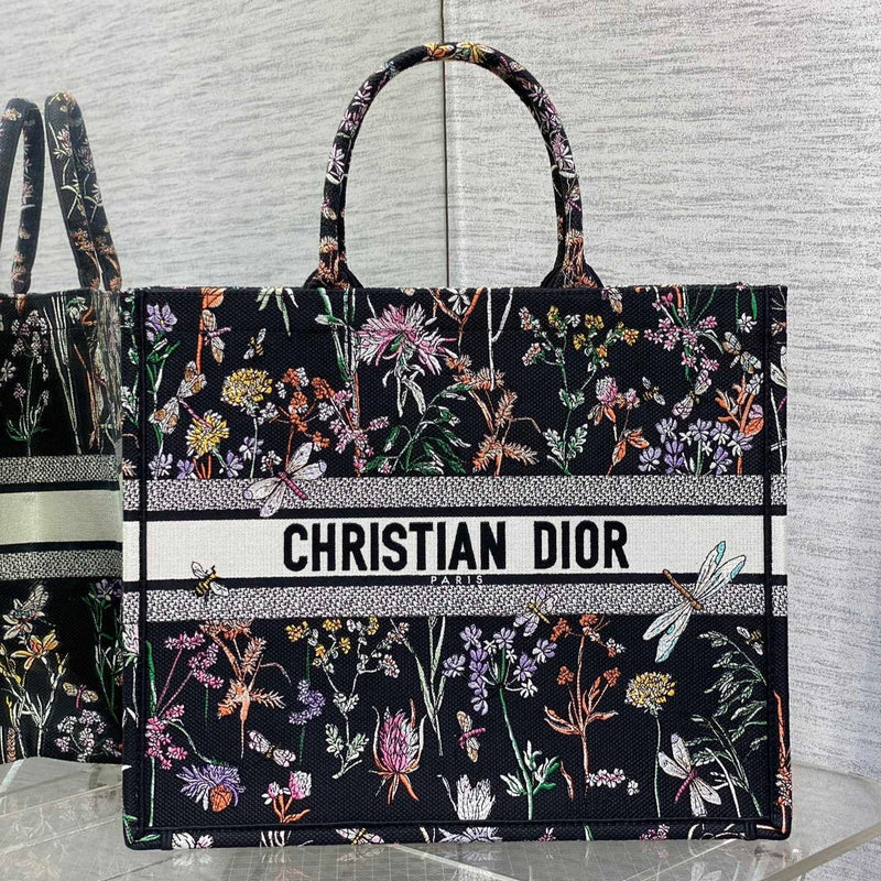 Tote: Spring/Summer, Dragonfly, Spacious & Stylish