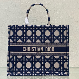    Tote: Spring/Summer, Blue - white, Spacious & Trendy