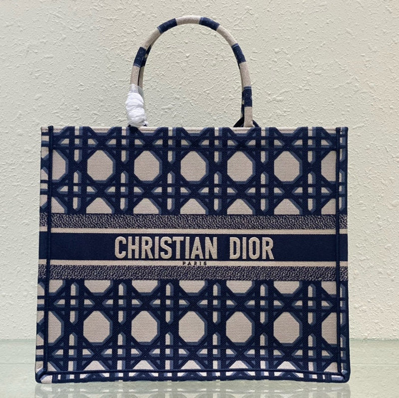 Tote: Spring/Summer, Blue - white, Spacious & Trendy