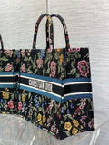 Tote White Flower Series Love - filled, Pixel - style, Spacious