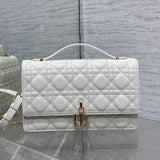 Clutch Pearl - chain, Elegant, Spacious & Available White