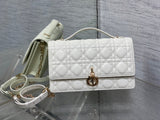Clutch Pearl - chain, Elegant, Spacious & Available White