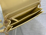 Medium Pearl - chain Clutch Cane - weave, Elegant