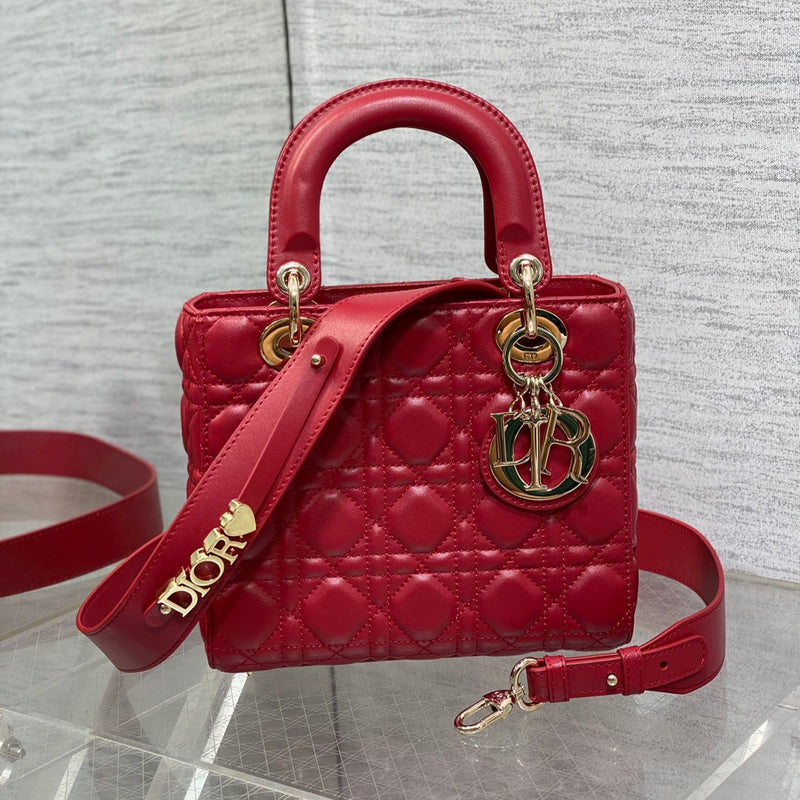 Lady 4-Grid Cherry Red - Gold Buckle & Letter Strap